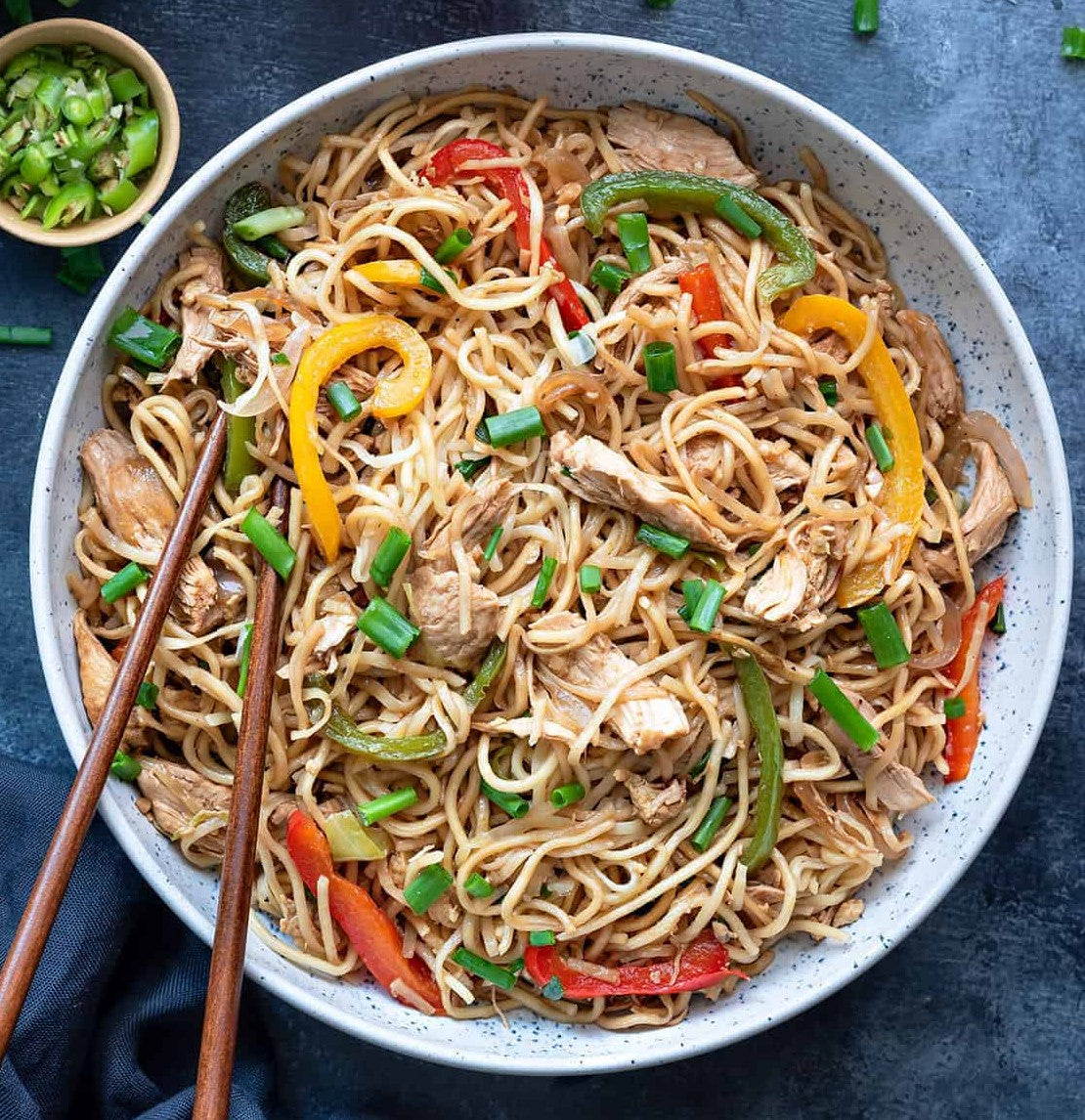 Chicken Hakka Noodle (450g)
